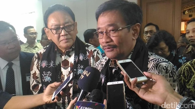 Djarot: Saya Bangga Pak Ahok Dipenjara Bukan karena Korupsi Djarot: Saya Bangga Pak Ahok Dipenjara Bukan karena Korupsi