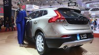 V40 Cross Country menggendong mesin 1969 cc in line 4 cylynder turbocharged.