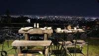 Cocorico cafe adalah salah satu tempat makan di rooftop dengan pemandangan terbaik kota Bandung. Lokasinya ada di Bukit Dago yang memiliki pemandangan ciamik. Yuk, mampir!Foto: Istimewa