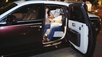 Momo Geisha terlihat kini memakai mobil mewah usai dipersunting Nicola Reza Samudra. Foto: dok Instagram