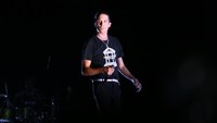 Ia membawakan sejumlah tembang rap andalannya. Foto: Asep Syaifullah/detikHOT