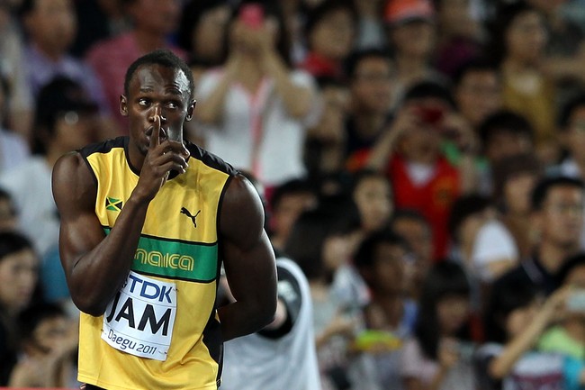 Dikenal sebagai pelari tercepat di dunia, tak ada yang menyangka kalau Usain Bolt terlahir dengan kondisi skoliosis. Meskipun kondisi tulangnya tak sempurna, Usain sukses jadi atlet dan meraih sembilan medali emas di Olimpiade. Foto: Ian Walton/Getty Images