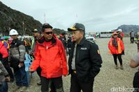 Kapolri bersama Kombes Krishna Murti.