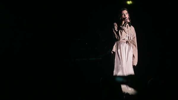 Dua Lipa yang Selalu Tebar Pesona Dua Lipa yang Selalu Tebar Pesona