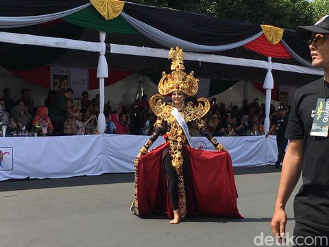 Salah satu peserta Jember Fashion Carnaval