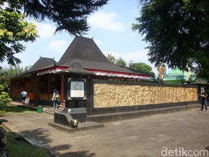 Di Purbalingga Ada Monumen Tempat Kelahiran Pangsar Soedirman