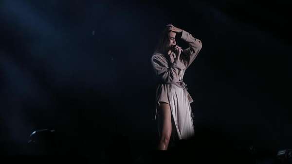 Dua Lipa yang Selalu Tebar Pesona Dua Lipa yang Selalu Tebar Pesona