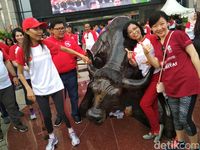 Banteng Wulung Jadi Sasaran Selfie