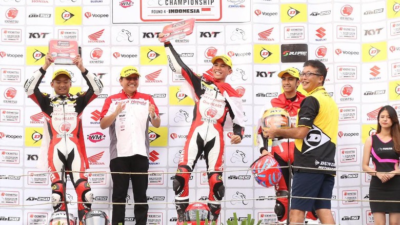 Pebalap-Pebalap AHRT Kuasai Podium di Balapan Pertama ARRC Sentul Pebalap-Pebalap AHRT Kuasai Podium di Balapan Pertama ARRC Sentul