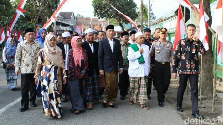 Hotel Tempat Jokowi Menginap Selama di Jember Dijaga 300 Polisi Hotel Tempat Jokowi Menginap Selama di Jember Dijaga 300 Polisi