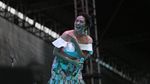 Ditemani Hamish di WTF 2017, Raisa Penuh Bunga
