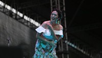 Saat menyanyikan ‘Could It Be Love’, Raisa sempat menunjuk ke arah calon suaminya itu. Foto: Asep Syaifullah/detikHOT