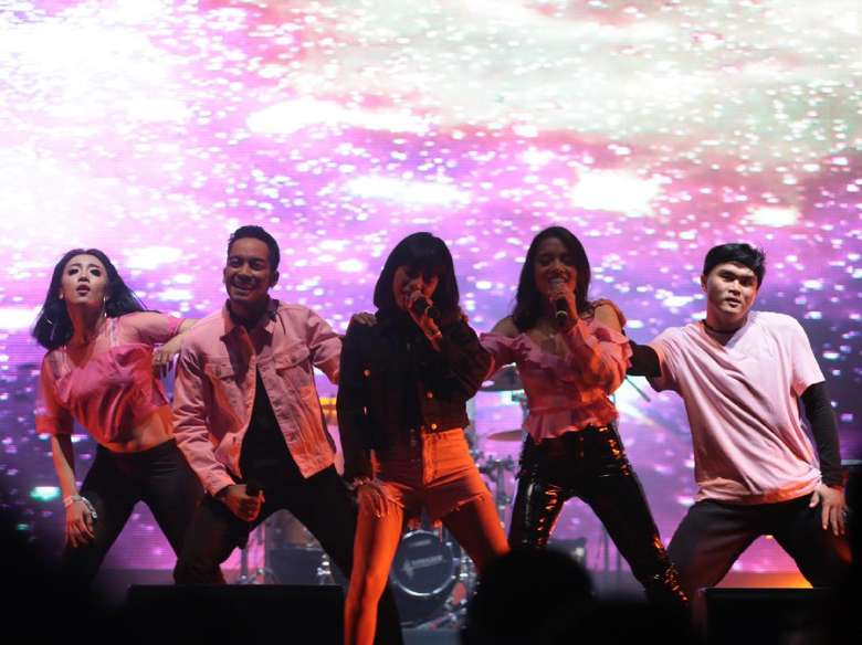 Isyana, Jaz hingga Fatin Tampil Sepanggung di We The Fest 2017 Isyana, Jaz hingga Fatin Tampil Sepanggung di We The Fest 2017