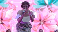 Beberapa nomor yang sudah menjadi hits dari penyanyi cantik itu sukses dibawakannya. Foto: Asep Syaifullah/detikHOT