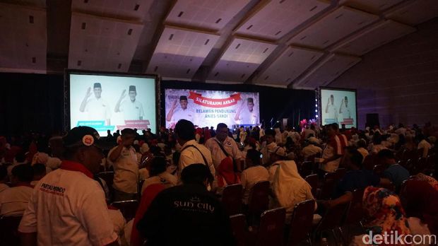 Anies-Sandi gelar silaturahmi akbar bersama para relawan 