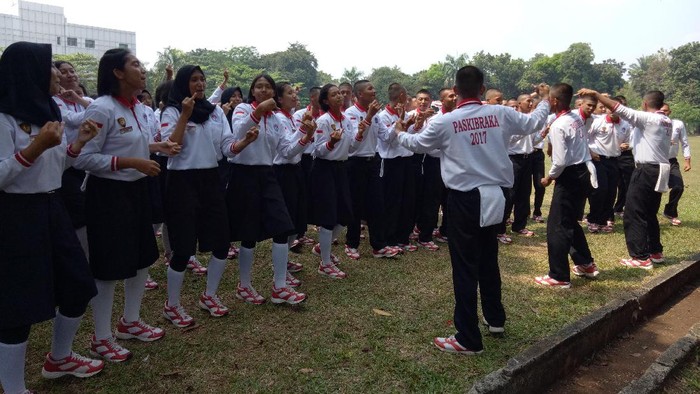 Yel-yel Pembangun Semangat Peserta Paskibraka HUT RI ke-72