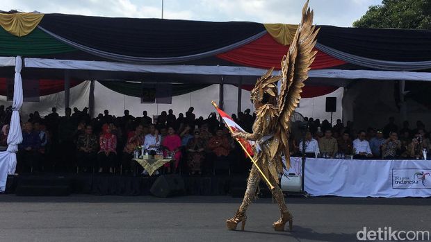 Presiden Jokowi menonton Jember Fashion Carnaval