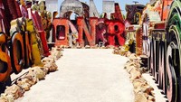 Foto: Museum ini memiliki lampu neon raksasa milik Stardust. Dengan panjang 65 meter dan tinggi 8,7 meter, terdapat 11.000 bola lampu (The Neon Museum/Facebook)