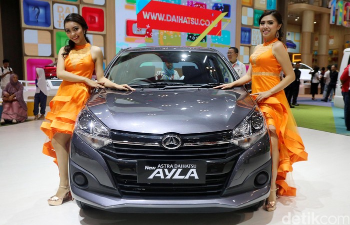 Meski saat ini Multi Purpose Vehicle tengah kembali seksi di Indonesia, persaingan mobil-mungil di Indonesia tetap memanas. Mobil-mobil mungil yang hadir di pameran otomotif itu antara lain Suzuki Ignis, Toyota Agya, Daihatsu Ayla, dan Honda Brio.