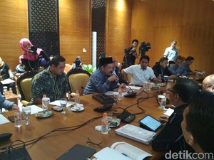 Fahri Hamzah, BPS, BEI, dan BI Sepakat Daya Beli Masyarakat Tak Lesu