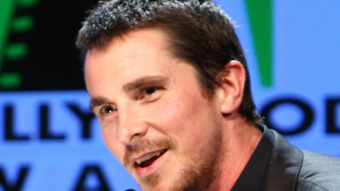 BEVERLY HILLS, CA - OCTOBER 27:  Actor Christian Bale presents onstage during the Hollywood Film Festivals Gala Ceremony held at Beverly Hilton Hotel on October 27, 2008 in Beverly Hills, California.  (Photo by Alberto E. Rodriguez/Getty Images for Hollywood Film Festival)