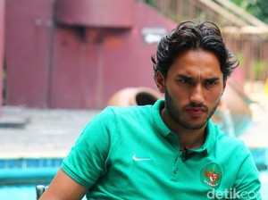 Kode Keras Persib soal Eks Ajax, Gaet Ezra Walian?