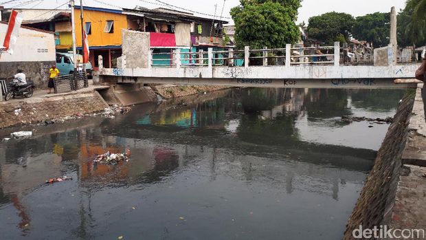 Bikin Susah ke Pasar, Penutupan Jembatan Johar Baru Diprotes Warga
