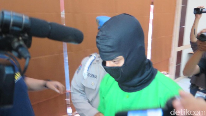 Polisi Buru Pemasok Sabu ke Artis Rio Reifan Polisi Buru Pemasok Sabu ke Artis Rio Reifan