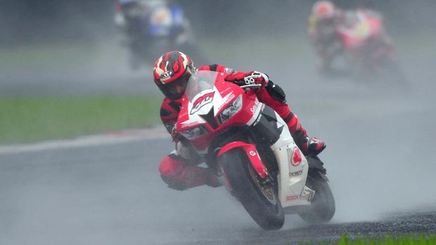 Para Pebalap AHRT Kembali Dominasi Podium di Balapan Kedua ARRC Sentul
