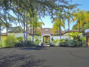 Foto: Bertamu ke Rumah Baru Adam Levine Seharga Rp 240 Miliar