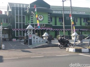 Diduga Lumpuh Akibat MR, Siswi Demak Dibawa ke RSUP Karyadi Semarang