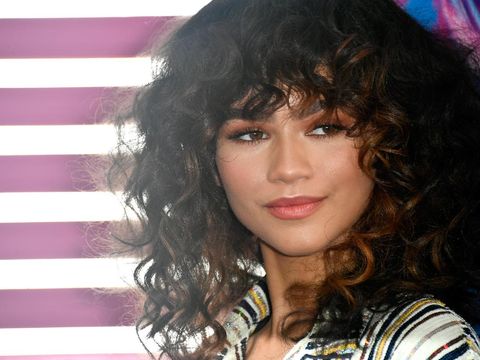 Foto: Zendaya Berbalut Piama di Karpet Merah, <i>Yay or Nay</i>?