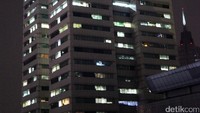 Kalau dilihat gedung ini tak terlihat miring. Masa sih miring? Foto: Lamhot Aritonang/detikcom
