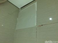 Bikin Geger Ada OB Mesum Ngintip Pelanggan di WC Restoran 