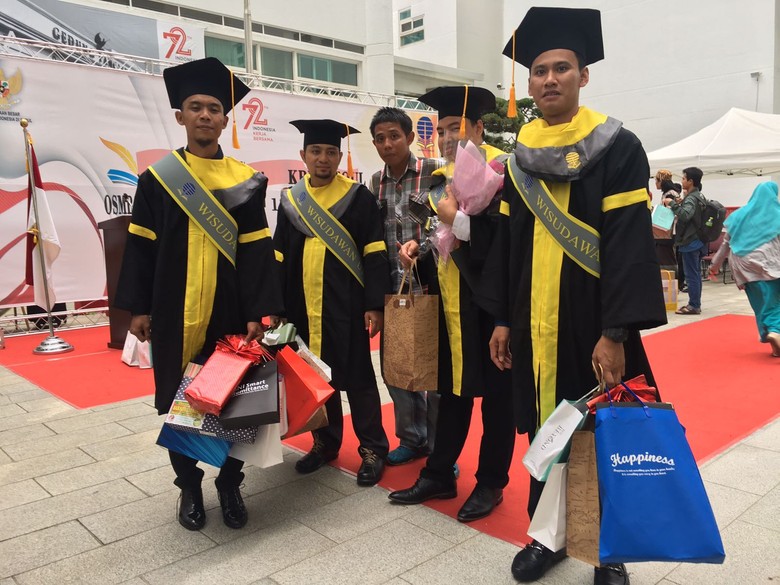 Top! 11 TKI di Korea Selatan Diwisuda Sarjana Top! 11 TKI di Korea Selatan Diwisuda Sarjana