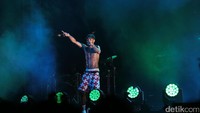 Sedangkan rapper Big Sean yang baru saja menyambangi Jakarta untuk tampil di We The Fest 2017 Agustus lalu juga turut bersaing dalam nominasi dengan lagu Bounce Back. Foto: Big Sean di WTF! (Asep/detikHOT)