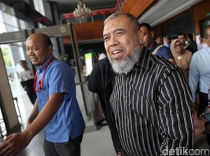 Bantah Disuap, Patrialis Akbar: Tak Mungkin Saya Korbankan Reputasi