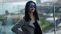 Netizen biasanya akan banyak nyinyir masalah kayak begini. Ingat kasus Dian Sastro dan Isyana Sarasvati yang menggunakan iPhone meski keduanya adalah brand ambassador Samsung dan Oppo? Foto: Instagram/ralineshah
