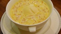 Diracik oleh Chef Subagyo dari Peal Chinese Restaurant JW Marriott Hotel Jakarta sagoo mango ini terbuat dari campuran mangga, jeruk Bali, santan dan juga es krim. Slurp, enak! (Foto: Dok. detikFood)