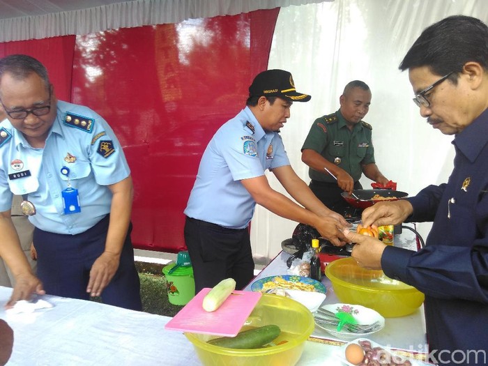 Bupati dan Pejabat di Blitar Lomba Memasak Peringati HUT ke-72 RI