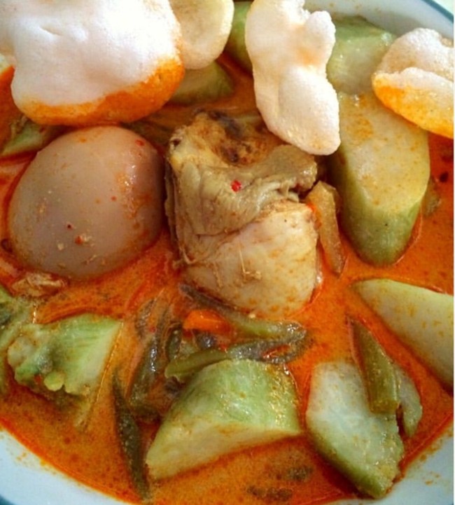5 Lontong Sayur Paling Enak di Indonesia Buat Sarapan
