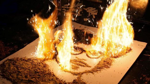 Potret Johnny Depp dari Tembakau yang Terbakar Jadi Karya Seni Unik  