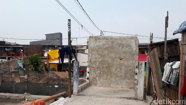 Ini Alasan Camat Tutup Jembatan di Johar Baru