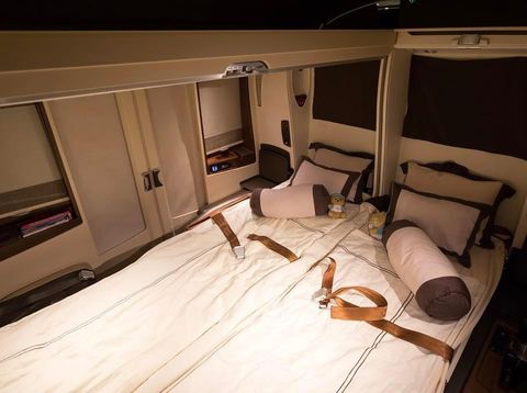 Dulu Kerja di McD, Kini Pria Ini Keliling Dunia & Selalu Naik <i>First Class</i>