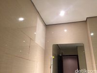 Lubang di toilet Holyduck sudah ditutup / 