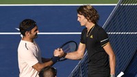 Zverev mengatasi perlawanan Federer dua set langsung 6-3, 6-4. Jean-Yves Ahern/USA Today/Reuters.