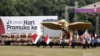 Upacara pembukaan dimulai dengan prosesi adat Bhineka Tunggal Ika. 