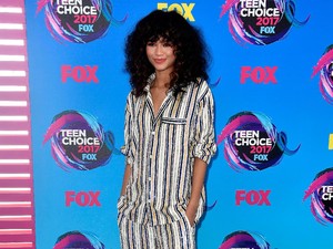 Foto: Zendaya Berbalut Piama di Karpet Merah, Yay or Nay?