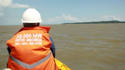 Senangnya! Jelang HUT RI, Listrik Mengalir ke Pulau Ini