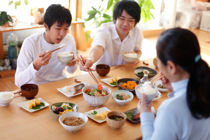 Agar Sesuai Tata Krama, Ini 7 Tata Cara Makan Jepang Buat Pemula